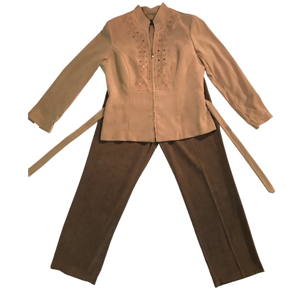 Studio I women’s pant suit and jacket size 12 taupe & brown colors